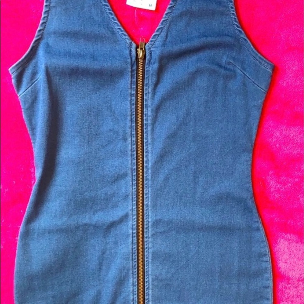 Iris ,Zipper detail, Denim dress. - Picture 9 of 10